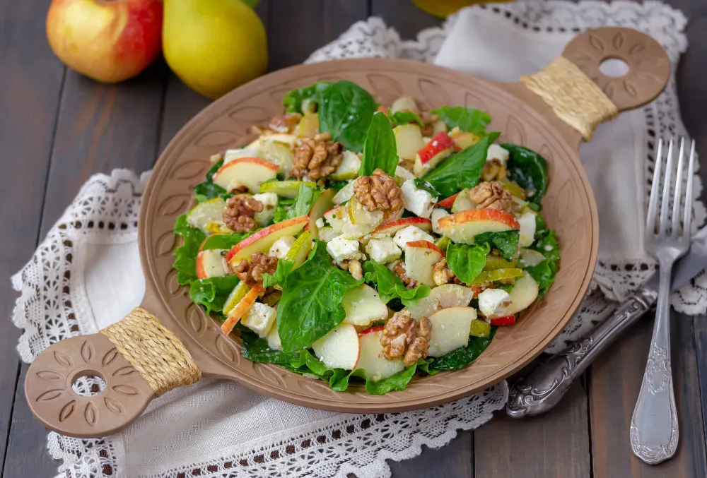 Salade gourmande de Biquet Frais aux pommes et au miel local